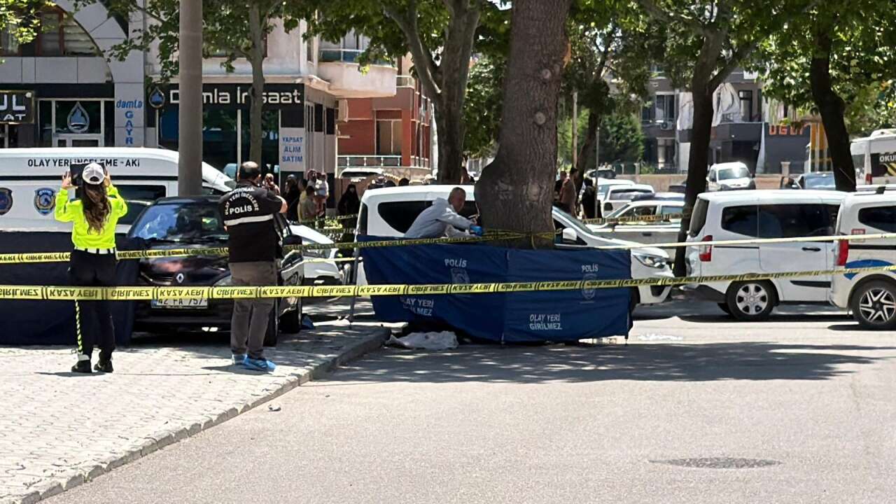 Konya'da Dilek ve kızı Ecrin Öz’ün can verdiği kaza anının görüntüleri ortaya çıktı 21